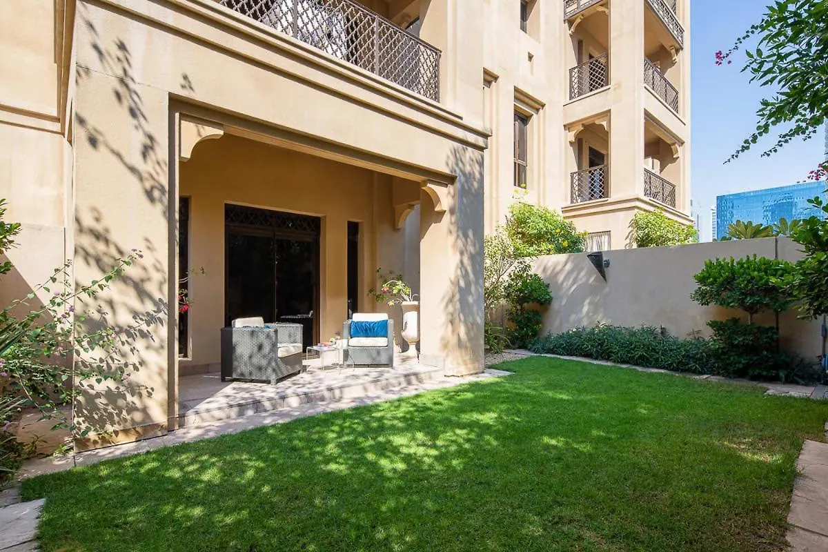 Frank Porter - Reehan 5 Dubai Apartment